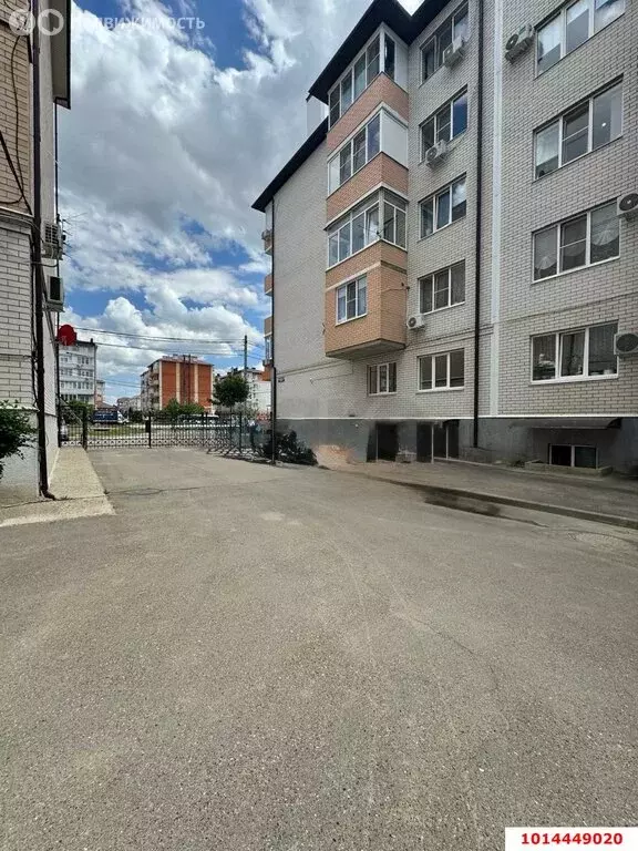 Квартира-студия: Российский, Парижская улица, 5/1 (30 м) - Фото 1