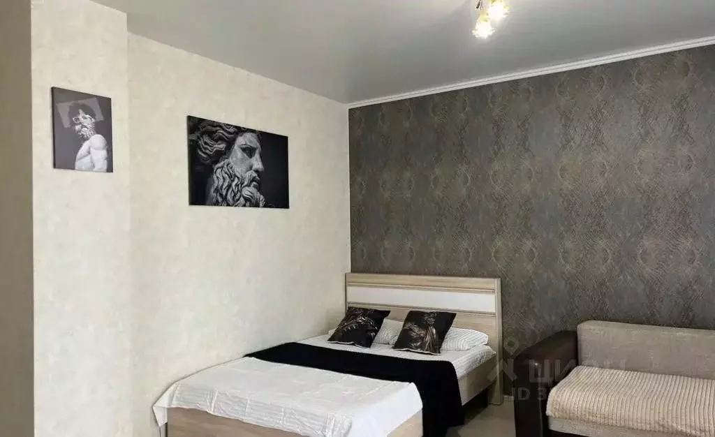 1-к кв. Красноярский край, Красноярск Взлетная ул., 7К (30.0 м) - Фото 0