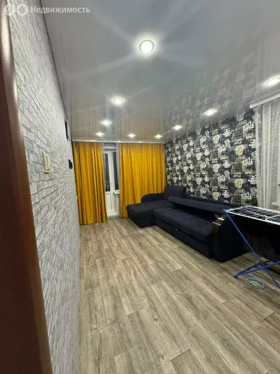 3-комнатная квартира: Энгельс, Полтавская улица, 1 (57.7 м) - Фото 1