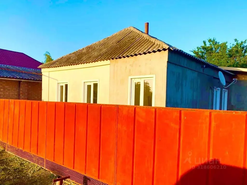 Дом в Ростовская область, с. Песчанокопское ул. Советская, 10 (80 м) - Фото 0