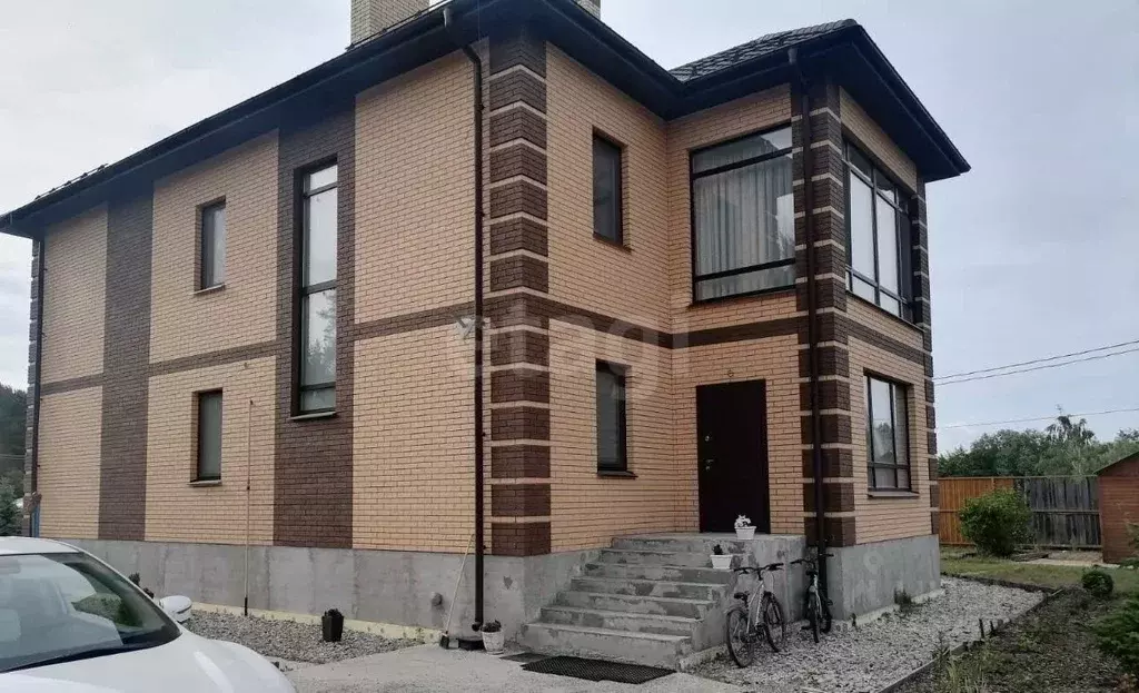 Дом в Брянская область, Брянск Снежетьская ул. (220 м) - Фото 0