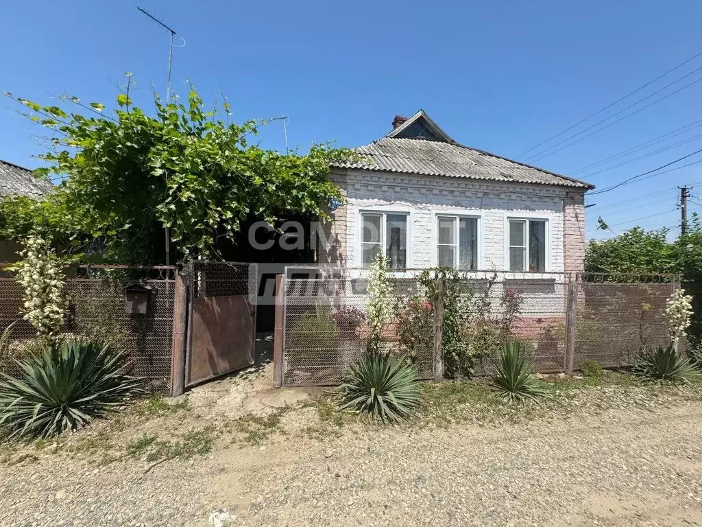 Дом в Краснодарский край, Динская ст-ца ул. Береговая, 83Б (45 м) - Фото 0