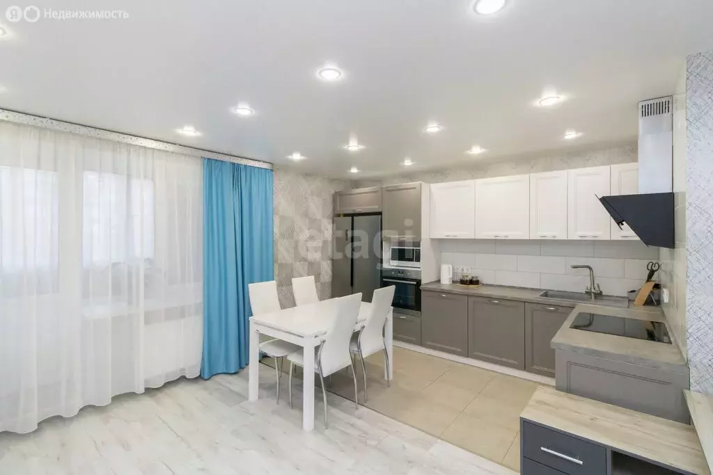 2-комнатная квартира: Тюмень, Кремлёвская улица, 114 (63.7 м) - Фото 1