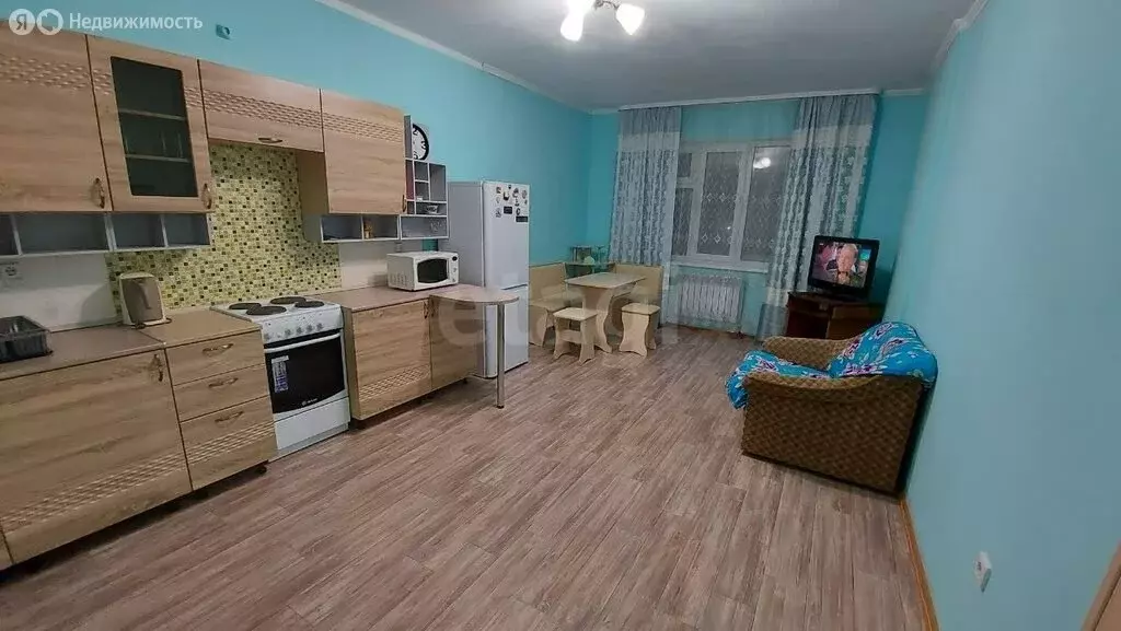 2-комнатная квартира: Якутск, улица Семёна Данилова, 3/3 (71.7 м) - Фото 0