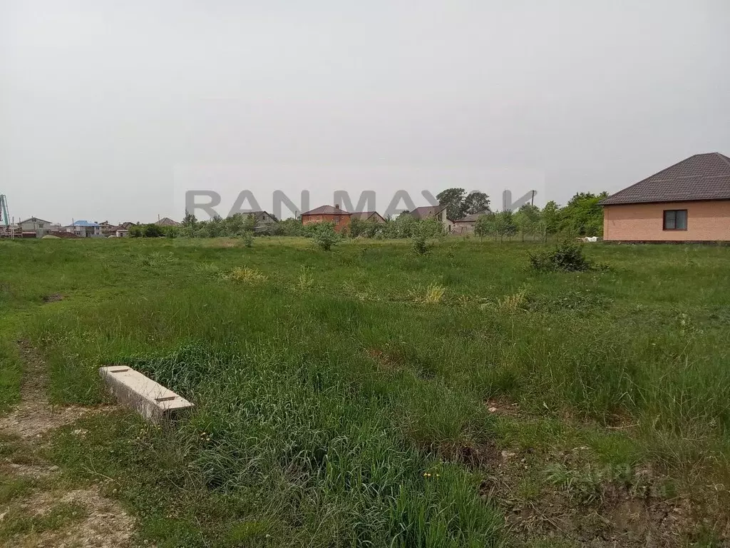 Участок в Адыгея, Майкоп Российская ул., 83 (21.46 сот.) - Фото 0