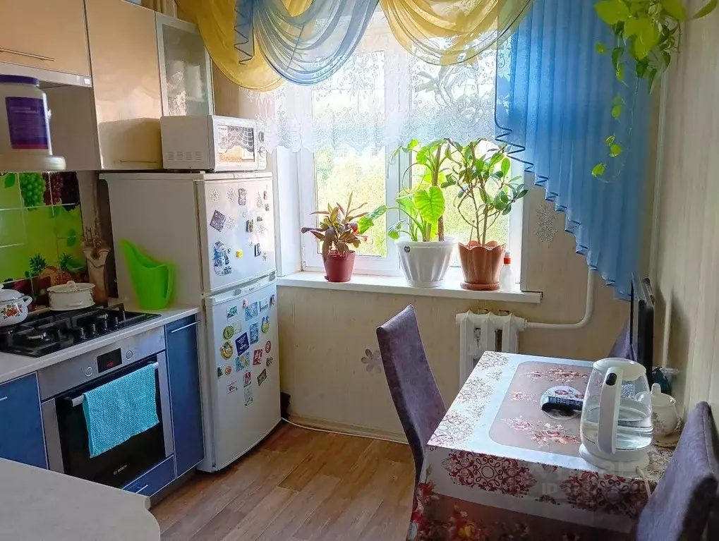 3-к кв. Омская область, Омск Заозерная ул., 3Б (59.2 м) - Фото 1