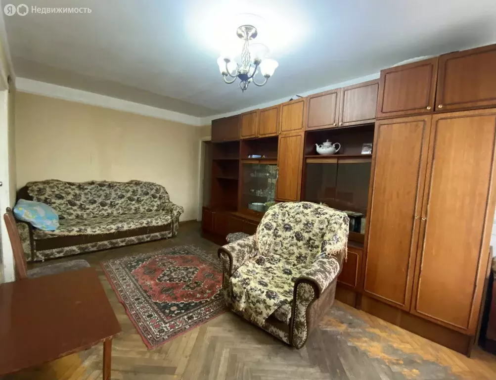 4-комнатная квартира: Нальчик, улица Неделина, 21 (59 м) - Фото 1