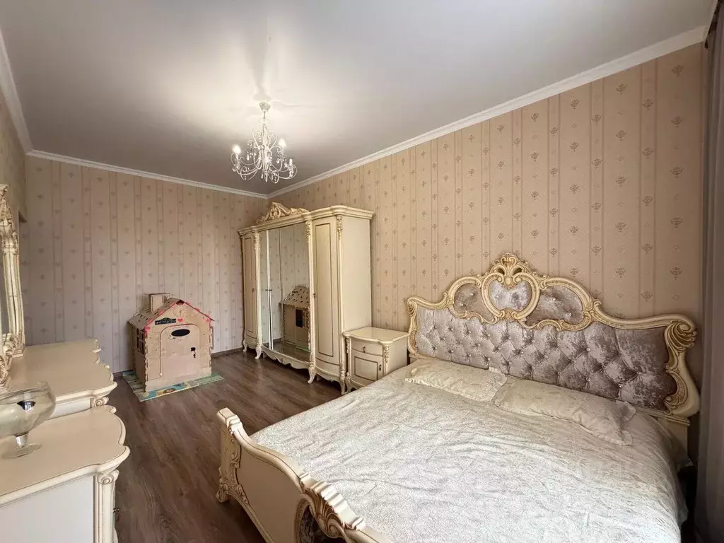 2-к кв. Кабардино-Балкария, Нальчик ул. Чернышевского (76.2 м) - Фото 1