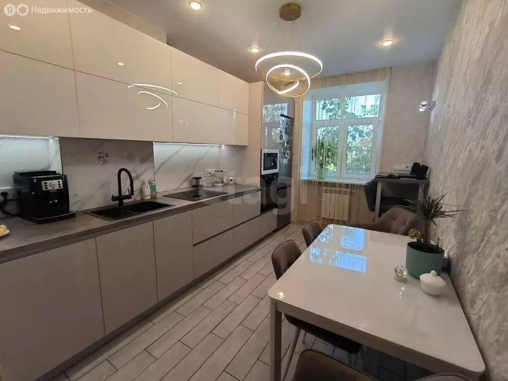 2-комнатная квартира: Омск, улица 27-я Линия, 16А (62.2 м) - Фото 1