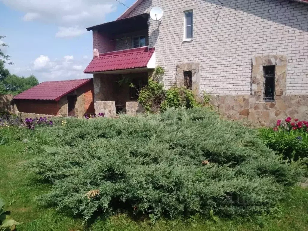 Дом в Калужская область, Жуковский район, Высокиничи с/пос, с. ... - Фото 1