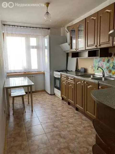 3-комнатная квартира: Саратов, Усть-Курдюмская улица, 3 (61 м) - Фото 1