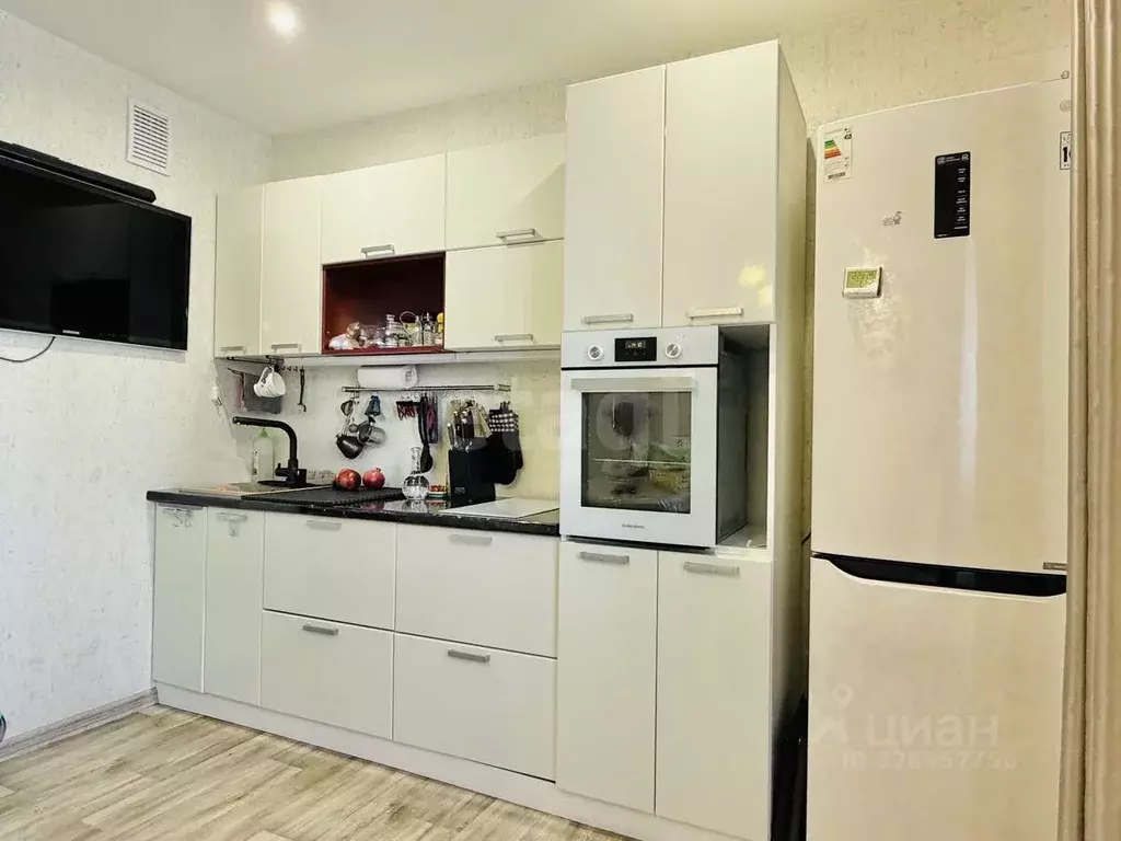 2-к кв. Вологодская область, Череповец ул. Монтклер, 10к1 (53.2 м) - Фото 1