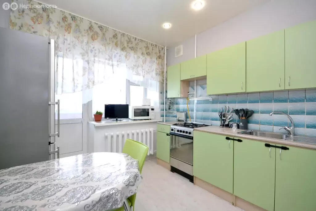 3-комнатная квартира: Якутск, Ленская улица, 18 (69.1 м) - Фото 1