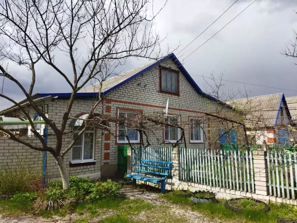 Дом в Белгородская область, Волоконовский район, Пятницкое рп ... - Фото 1