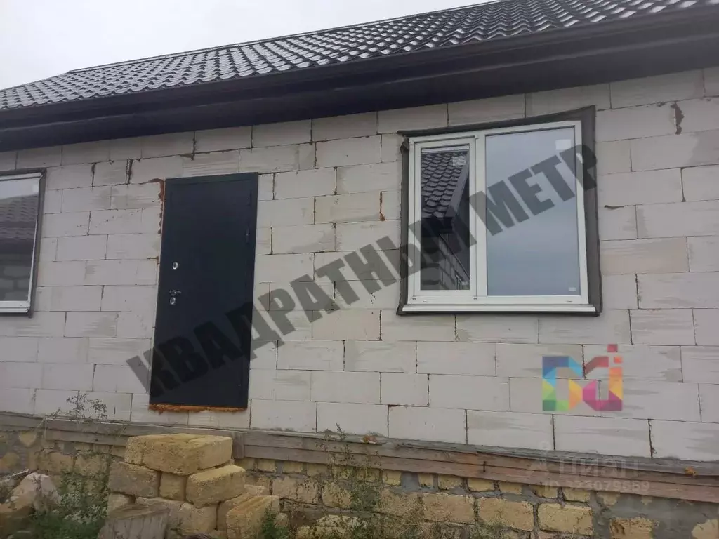 Дом в Калмыкия, Целинный район, с. Троицкое ул. Ветеранов, 16 (97 м) - Фото 1