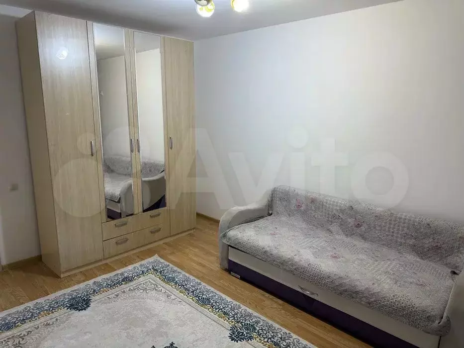 Комната 15 м в 2-к., 2/4 эт. - Фото 0