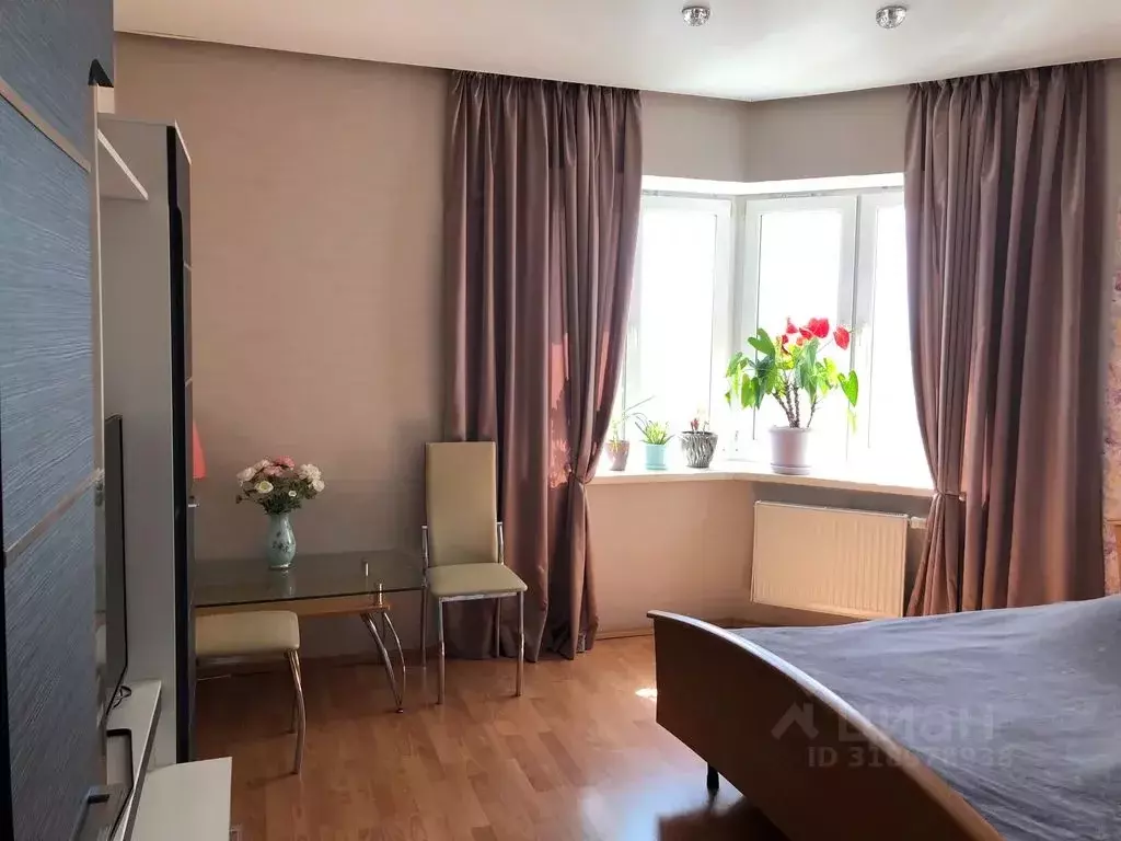 2-к кв. Свердловская область, Екатеринбург ул. Крылова, 27 (65.0 м) - Фото 0