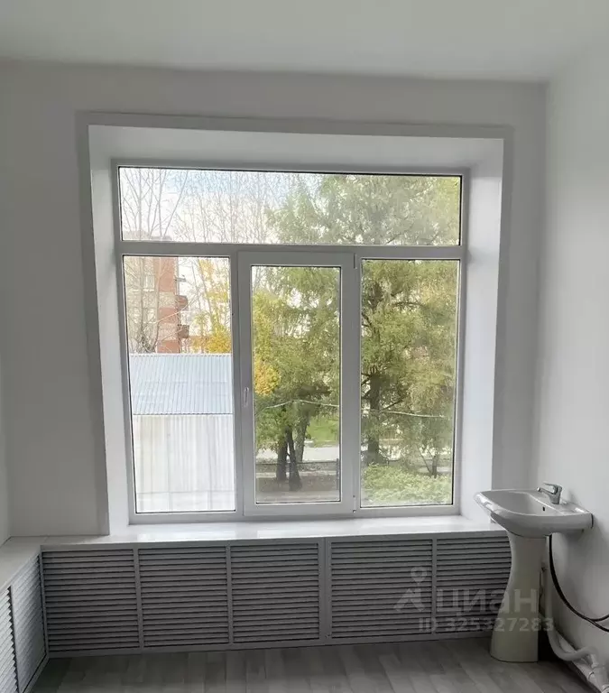 Офис в Свердловская область, Асбест ул. Пархоменко, 1а (8 м) - Фото 1