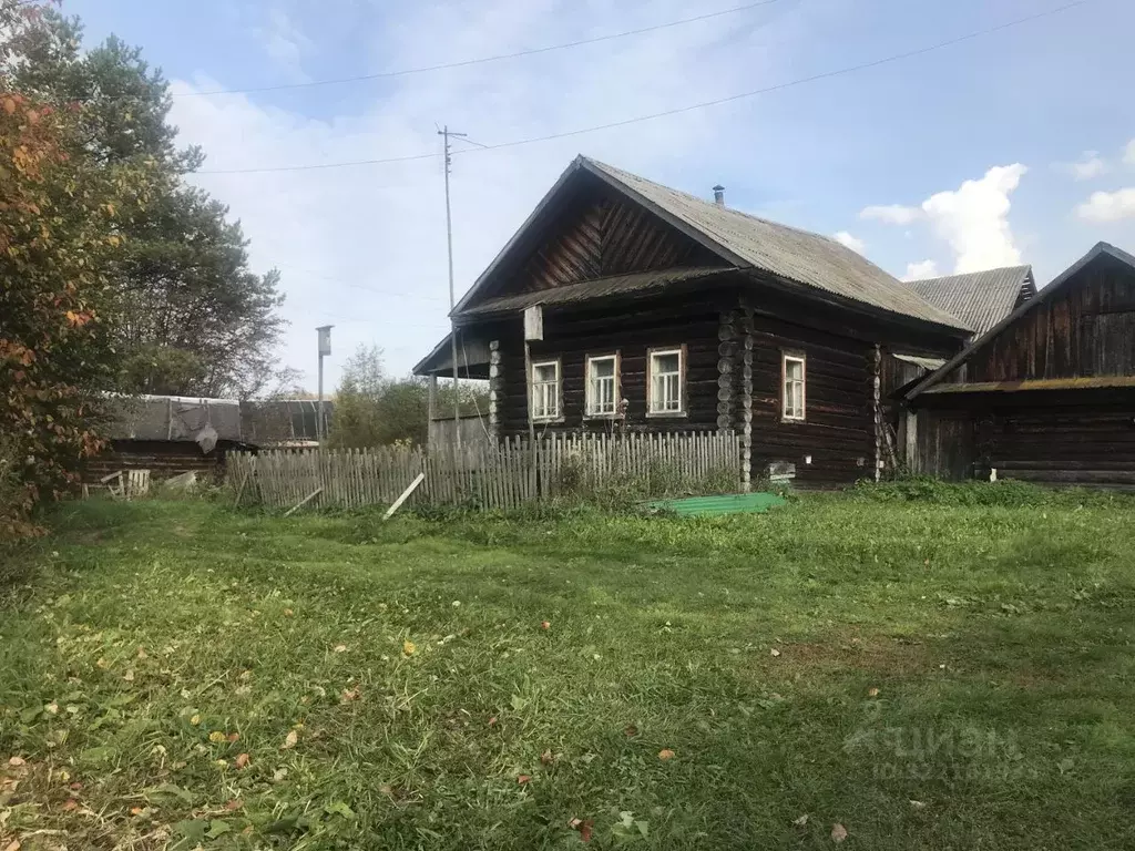 Дом в Пермский край, Кунгурский муниципальный округ, д. Мартыново  (42 ... - Фото 1