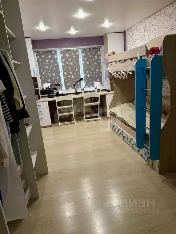 3-к кв. Кемеровская область, Междуреченск просп. 50 лет Комсомола, 46 ... - Фото 0