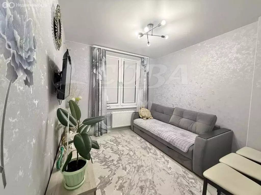 1-комнатная квартира: Тюмень, улица Тимофея Чаркова, 79 (27 м) - Фото 1