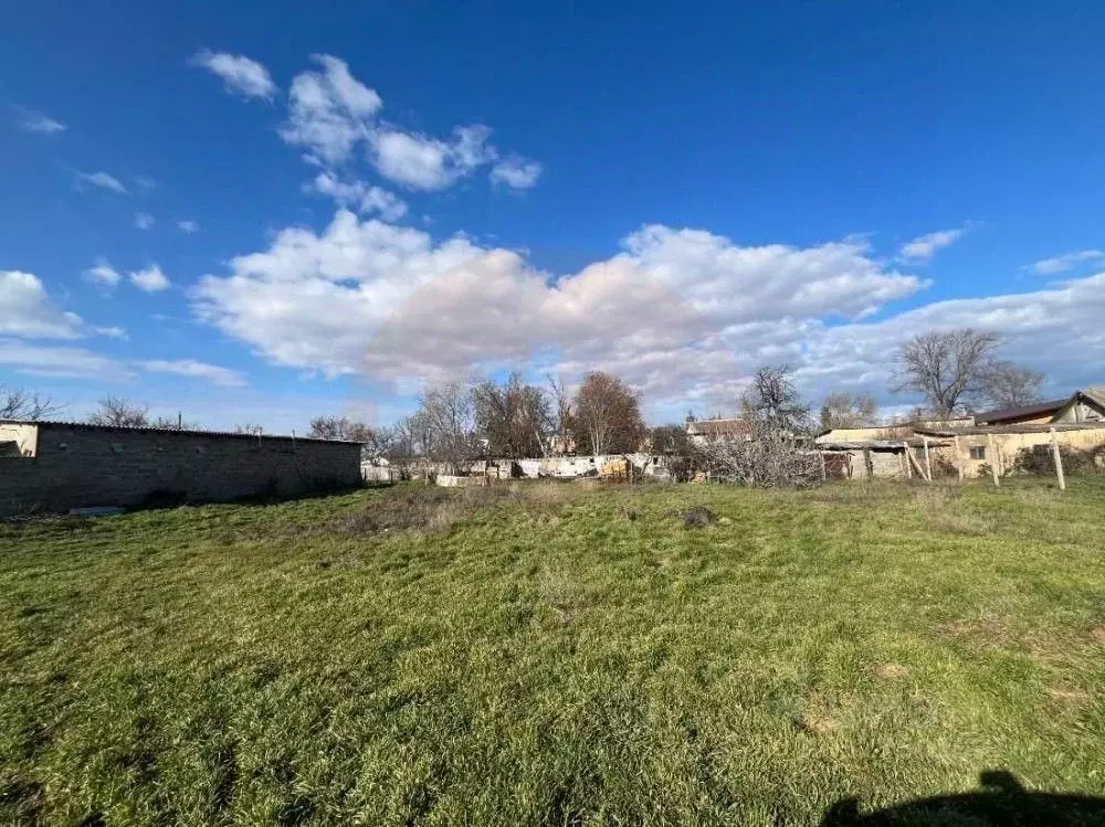 Участок в Крым, Сакский район, с. Фрунзе ул. Чкалова (6.03 сот.) - Фото 1