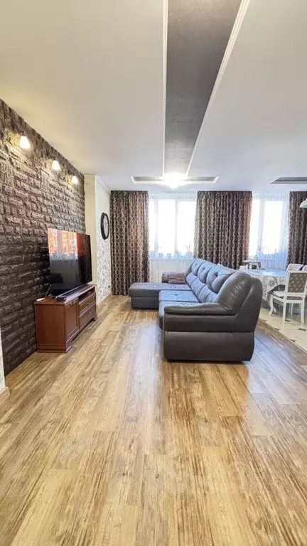 3-к кв. Пермский край, Пермь ул. Левченко, 29 (87.0 м) - Фото 1