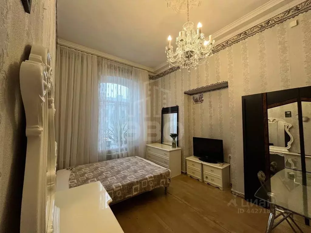 Комната Санкт-Петербург 1-я Васильевского острова линия, 48 (30.0 м) - Фото 0