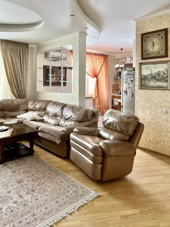 Продается 4-комнатная квартира - Фото 2