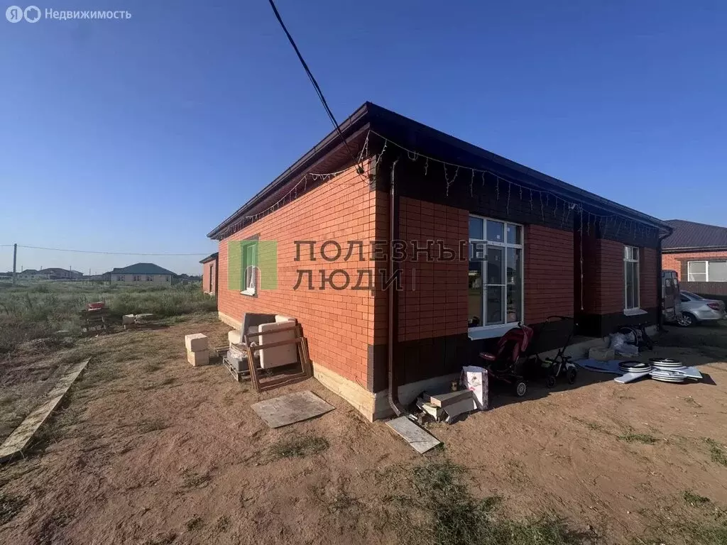 Дом в Наримановский район, поселок Наримановский, 1-ая улица Титова, 5 ... - Фото 2