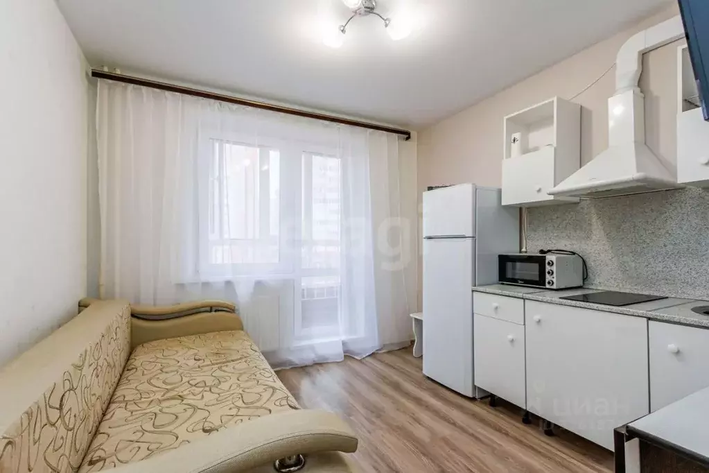 Студия Тюменская область, Тюмень ул. Новоселов, 115 (15.7 м) - Фото 1