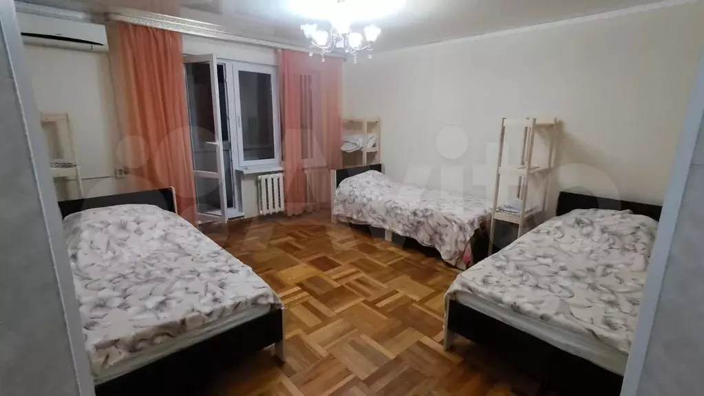 2-к. квартира, 60 м, 1/3 эт. - Фото 0