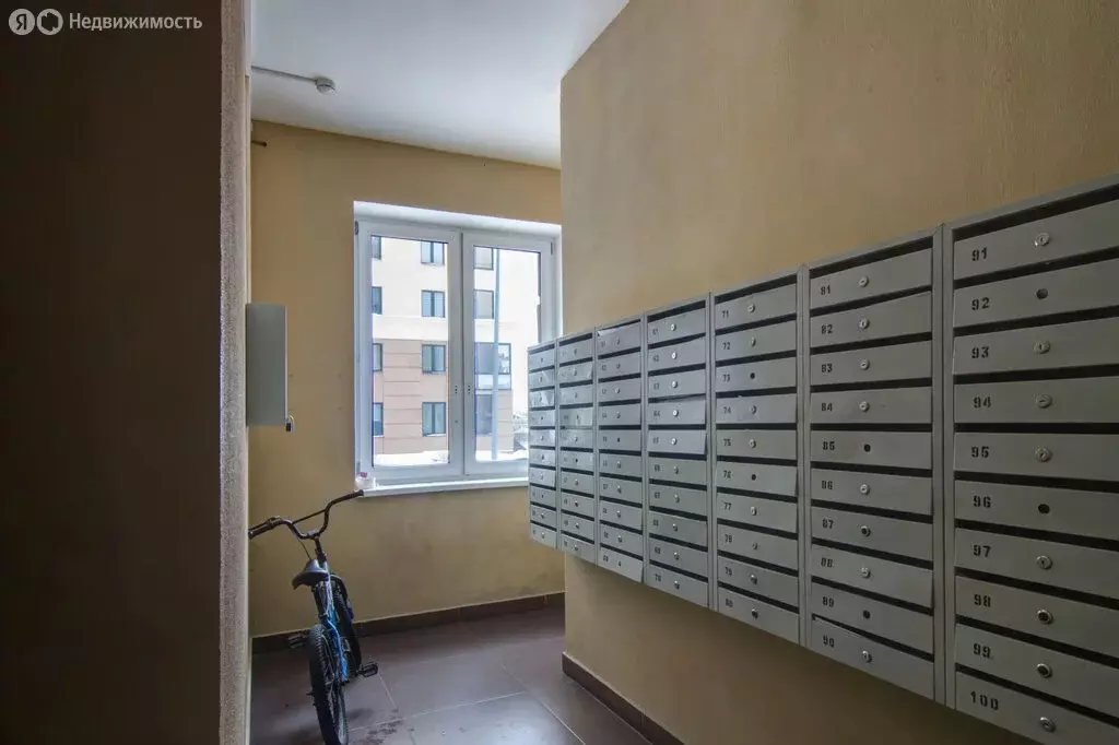 1-комнатная квартира: Верхняя Пышма, улица Александра Козицына, 10 (30 ... - Фото 2