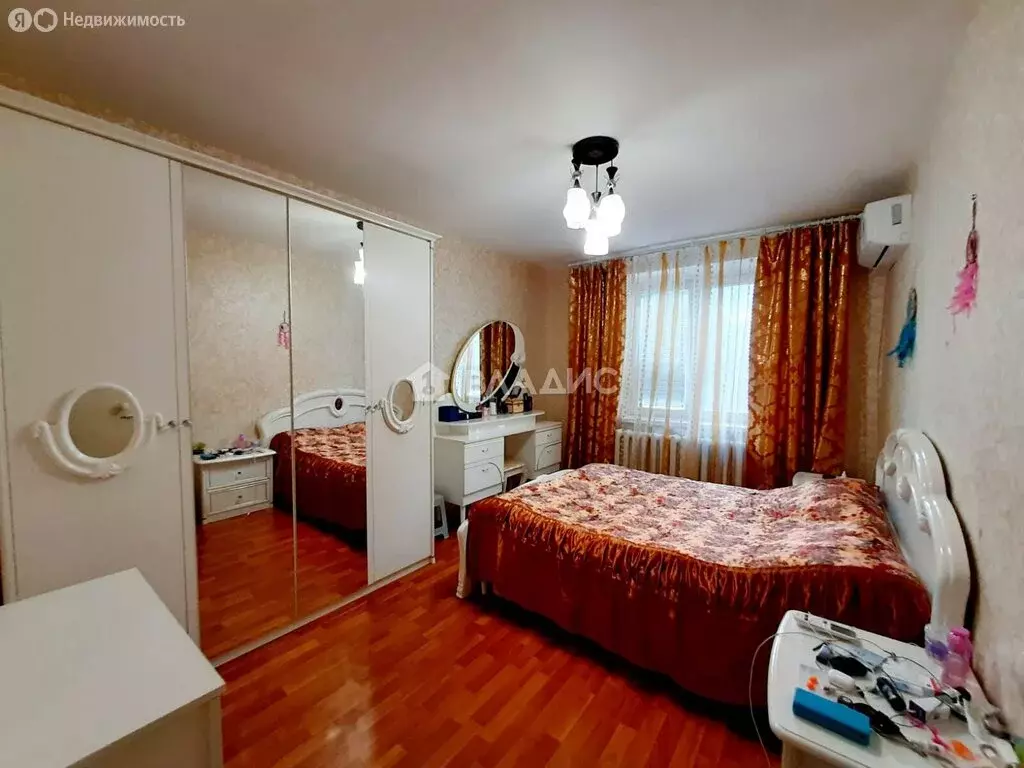 2-комнатная квартира: Тобольск, 7-й микрорайон, 39 (63 м) - Фото 0