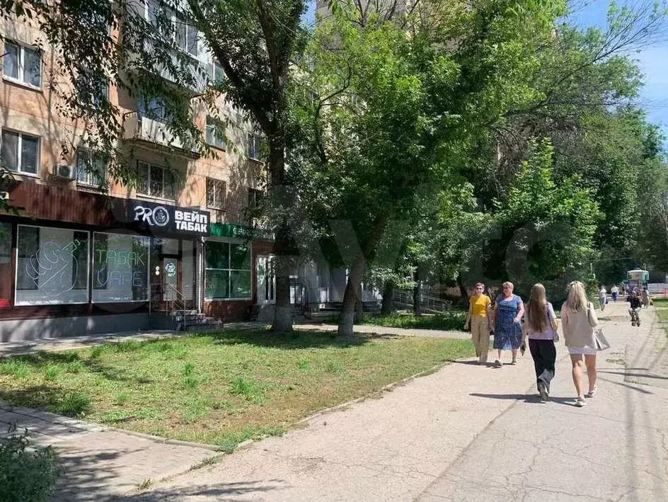 Торговое помещение на пешеходном трафике в аренду - Фото 1