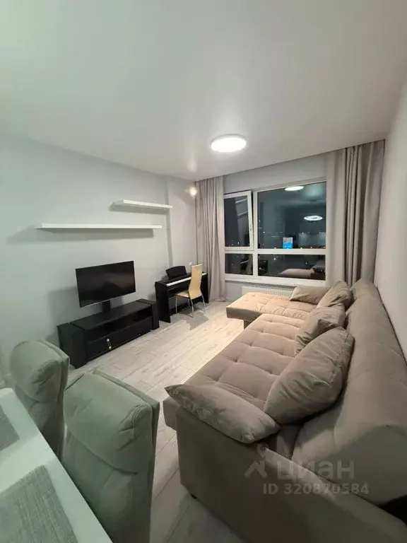 3-к кв. Свердловская область, Екатеринбург ул. Ткачей, 13 (80.0 м) - Фото 1