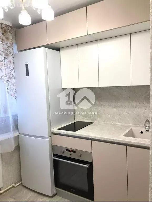 3-комнатная квартира: Новосибирск, улица Гаранина, 1 (50.6 м) - Фото 0