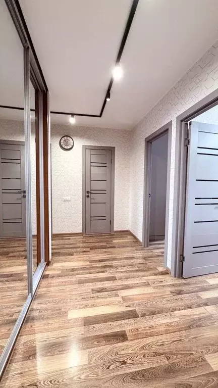 3-к кв. Омская область, Омск Барнаульская ул., 97к2 (76.5 м) - Фото 1