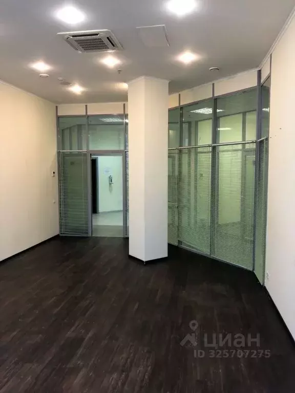 Офис в Санкт-Петербург пл. Конституции, 7 (289 м) - Фото 0