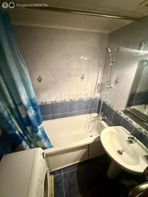3-комнатная квартира: Брянск, улица Тельмана, 66к2 (61.8 м) - Фото 1