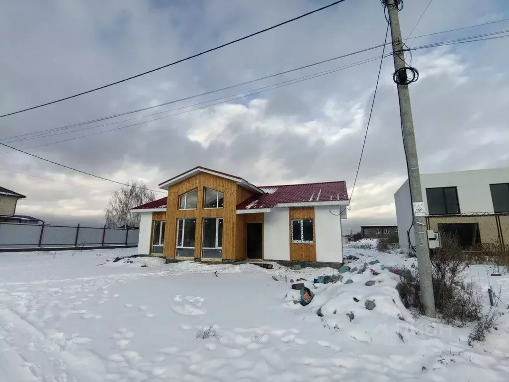 Дом в Свердловская область, Екатеринбург муниципальное образование, с. ... - Фото 0