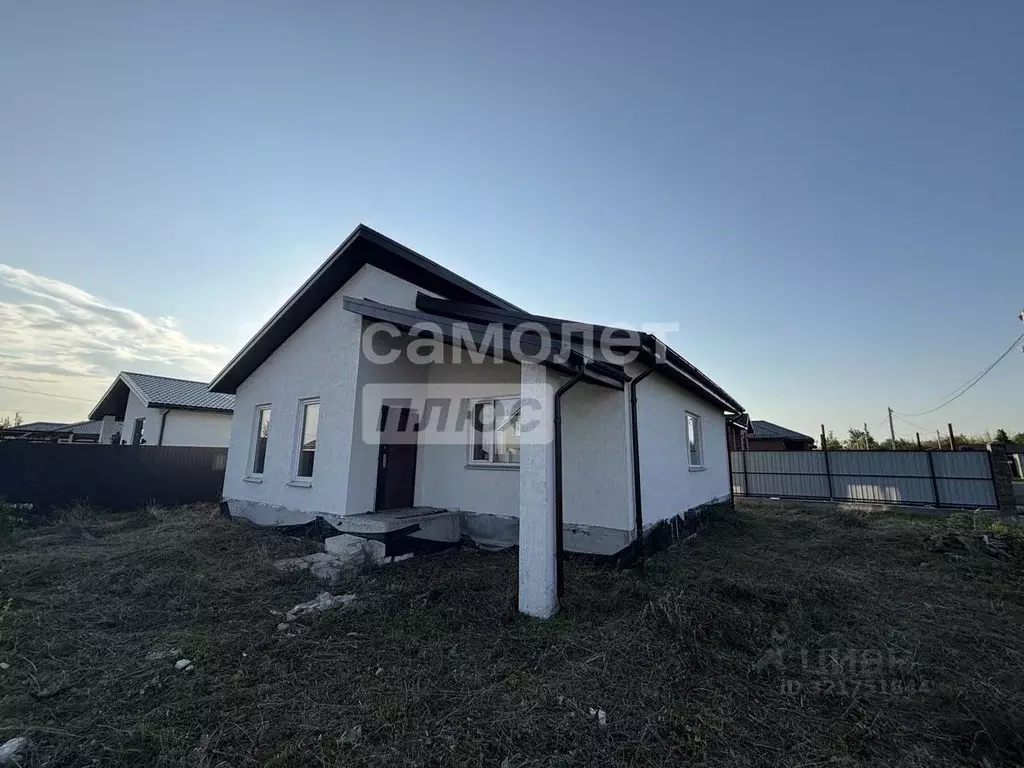 Дом в Курская область, Курский район, Нижнемедведицкий сельсовет, д. ... - Фото 1