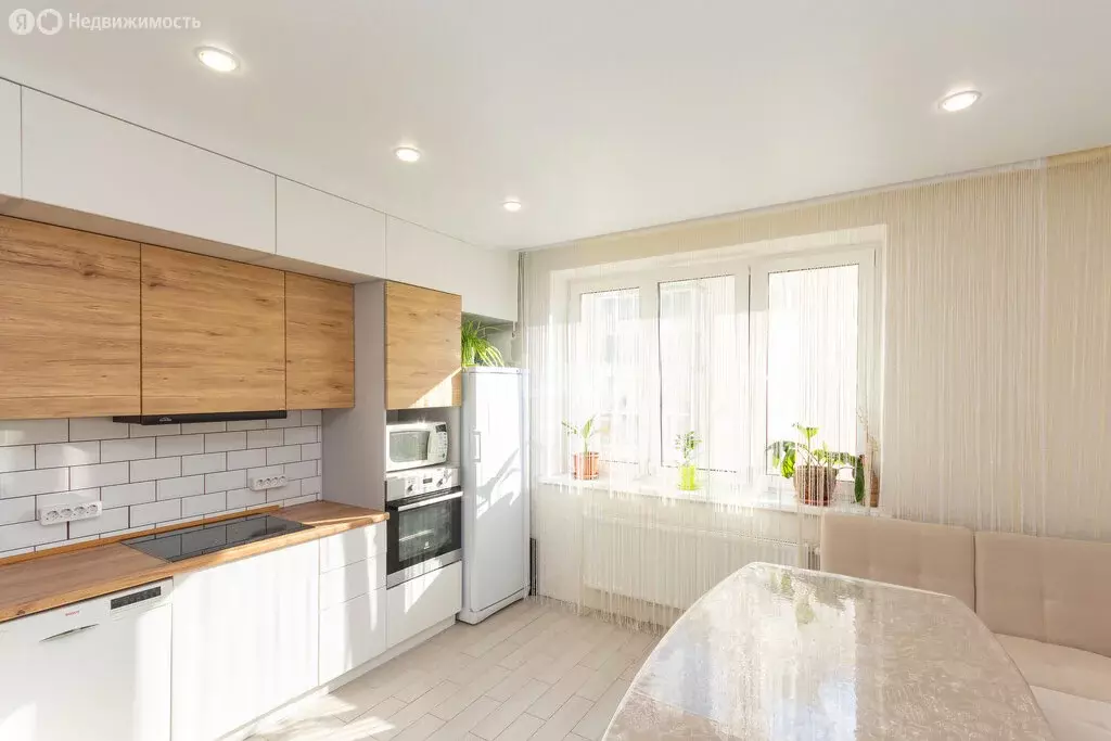 3-комнатная квартира: Тюмень, Ставропольская улица, 97к4 (71.2 м) - Фото 1