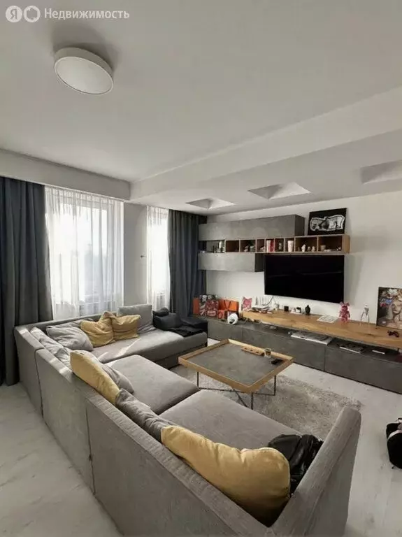 2-комнатная квартира: Симферополь, проспект Победы, 1 (70 м) - Фото 2