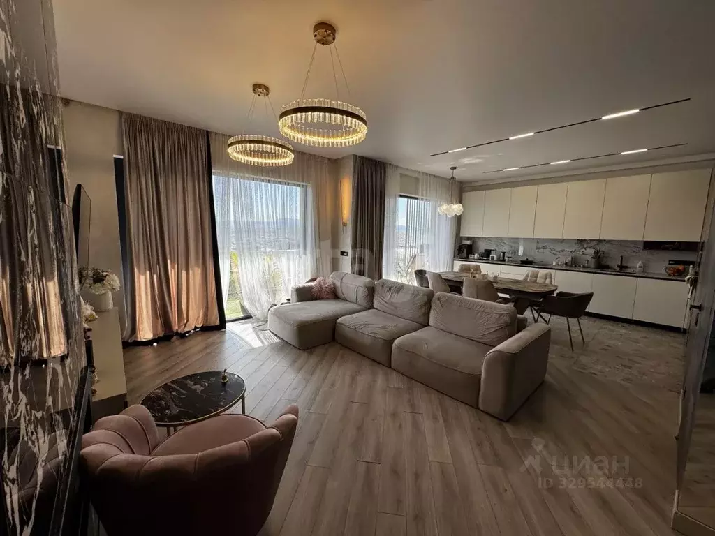 Дом в Крым, Симферополь ул. Генерала Абрамова (428 м) - Фото 1