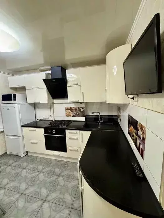 1-к. квартира, 39 м, 6/8 эт. - Фото 1