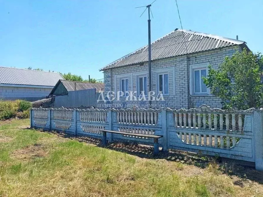 Дом в Белгородская область, Старооскольский городской округ, с. ... - Фото 1