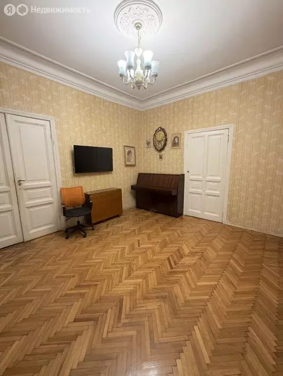 3-комнатная квартира: Санкт-Петербург, 9-я линия Васильевского ... - Фото 2