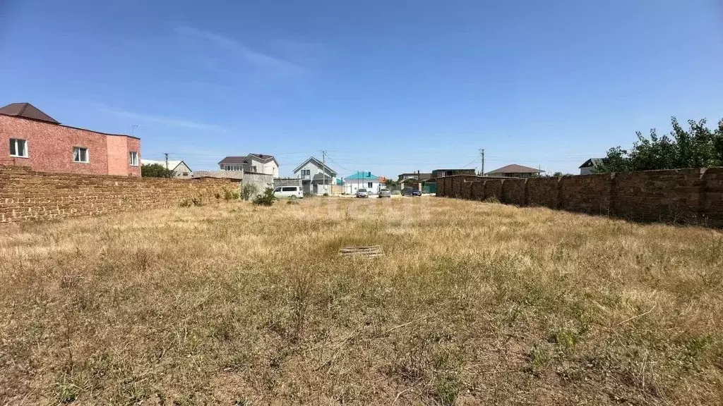 Участок в Крым, Евпатория городской округ, Заозерное пгт ул. ... - Фото 1