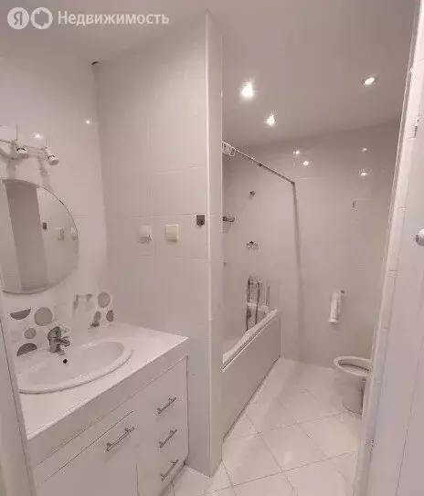 Квартира-студия: Тюмень, улица Ю.-Р.Г. Эрвье, 24к2 (30.3 м) - Фото 1